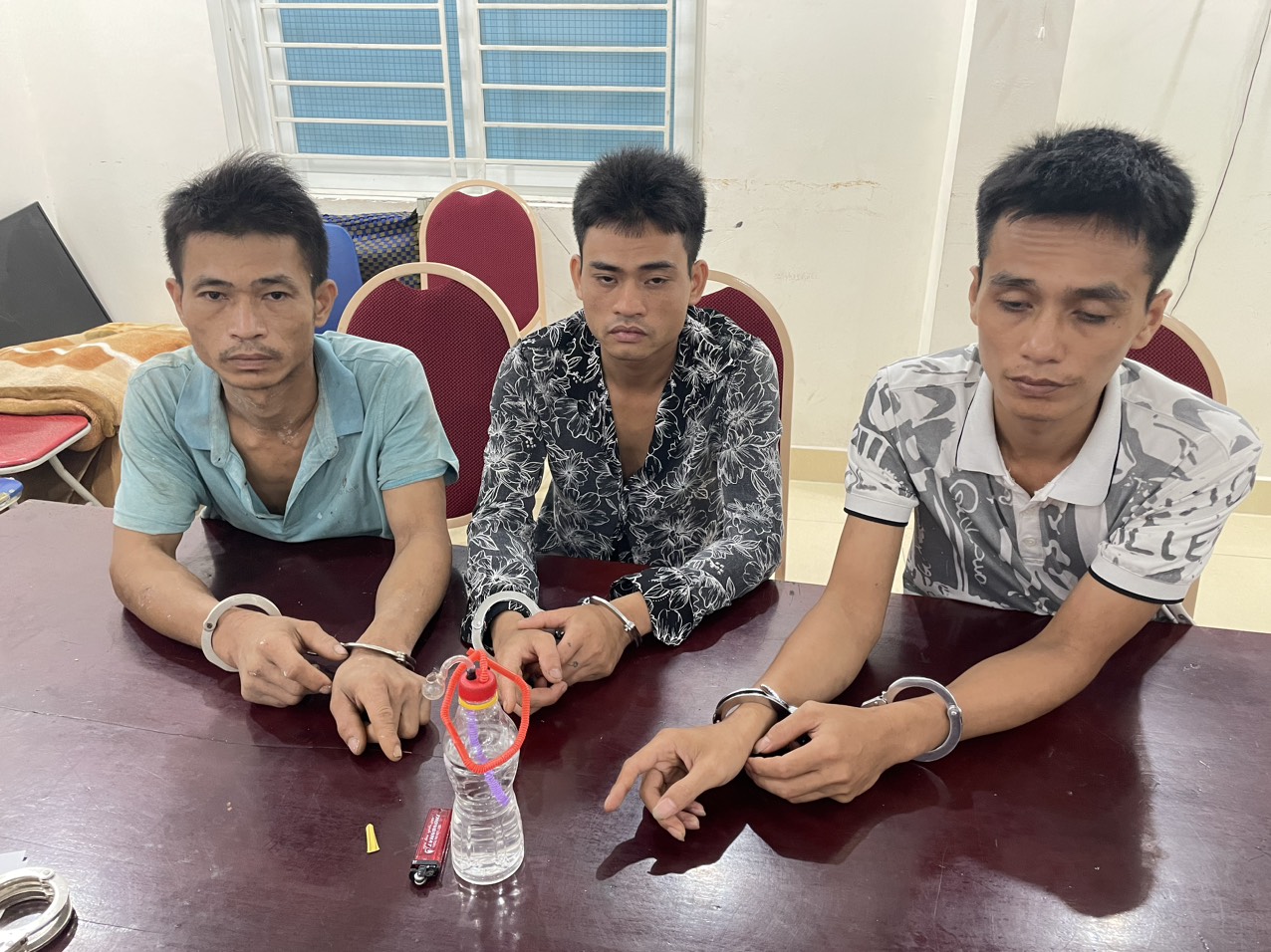 Phá 3 ổ nhóm, 7 vụ và bắt 15 đối tượng liên quan tội phạm về ma túy